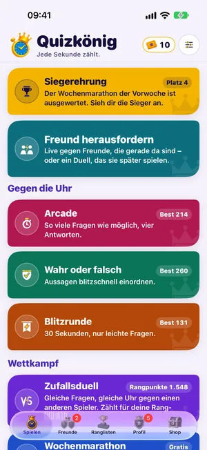 Startseite mit dem Schriftzug Quizkönig: Karten für Siegerehrung, Freund herausfordern, Arcade, Wahr oder falsch, Blitzrunde, Zufallsduell und Wochenmarathon, jeweils mit Bestwert.